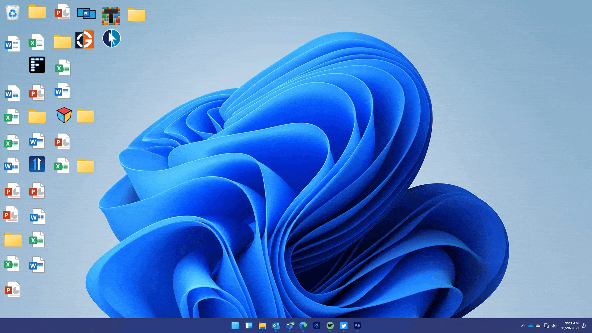 How to Use an Animated GIF as Your Desktop Wallpaper With Rainmeter